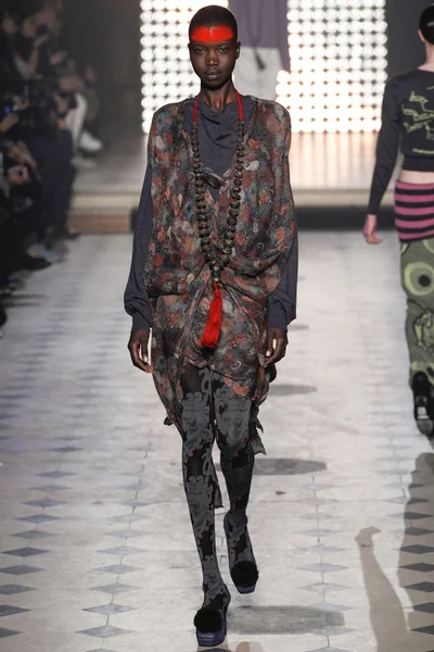 Look 3